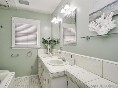 4615 Vista St, San Diego, CA 92116-4848