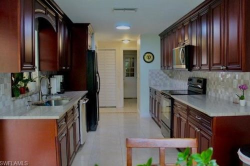 3320 13th Ave, Naples, FL 34117-5320