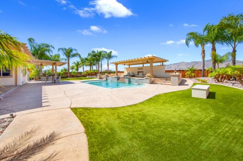981 Park Ave, San Jacinto CA  92583-5407 exterior