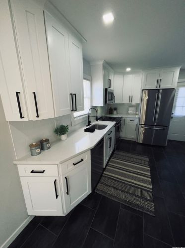 135 Westchester Ave, Babylon NY  11704-2827 exterior