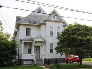 511 Center St, Wallingford, CT 06492-3882