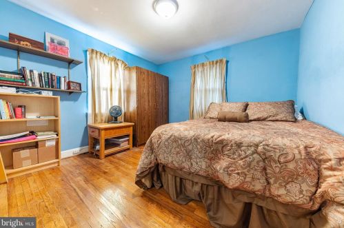 408 Hobart Dr, Tavistock NJ  08033-3623 exterior