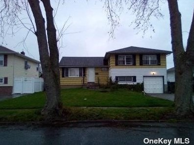1209 Sylvia Rd, Seaford, NY 11783-1536