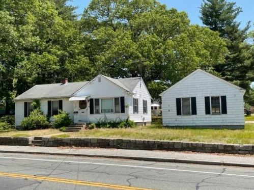 218 Fairview Ave, Coventry RI  02816-7508 exterior