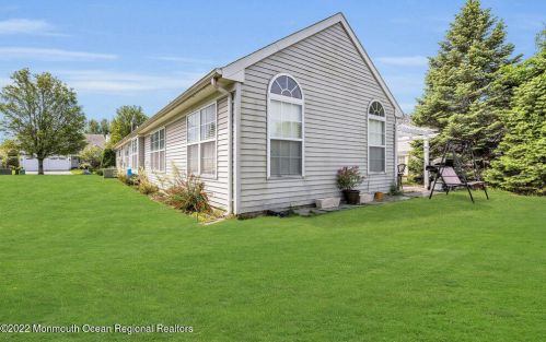 26 Casco Ct, Lakewood NJ  08701-5779 exterior