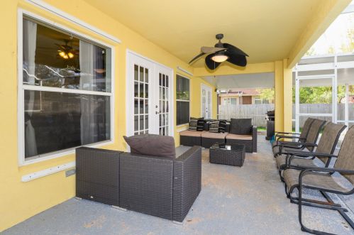 325 Gulfstream Ave, Fort Pierce FL 34983-1219 exterior