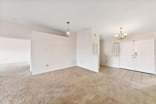 3637 Kent Dr, Naples, FL 34112-3753