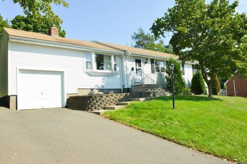 40 Farmstead Ln, Plainville CT  06062-1412 exterior