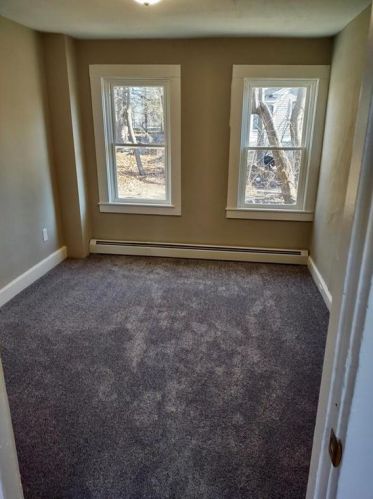 196 Greenwich Ave, Warwick RI  02886-1601 exterior
