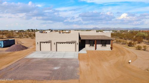 22538 Laura St, Wittmann, AZ 85361-9898
