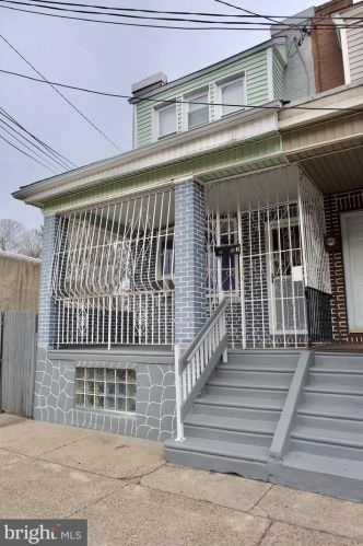 1323 Morton St, Camden, NJ 08104-1718