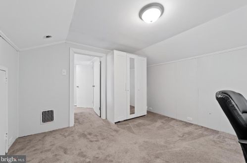 308 Colonial Ave, West Deptford NJ  08096-1010 exterior