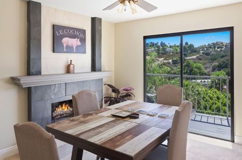 3525 Pansy Dr, Calabasas CA  91302-2072 exterior