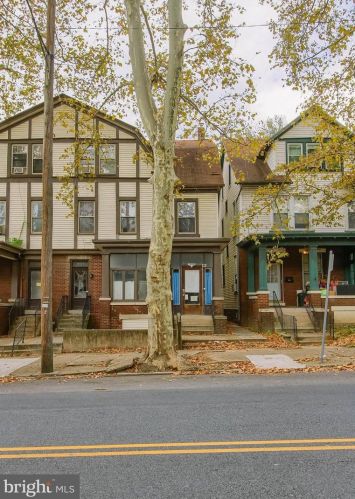 1912 Market St, Harrisburg, PA 17103-2526