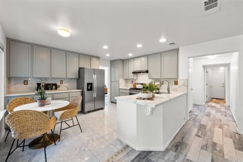 208 Bald Eagle Dr, Vacaville CA  95688-1054 exterior