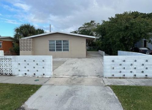 1335 7th St, West Palm Beach, FL 33401-3129