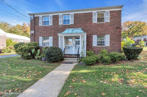 53 Manor Dr, Tinton Falls NJ  07712-2568 exterior