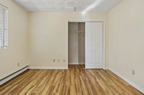 105 Nepaug Rd, South Kingstown RI  02882-2303 exterior