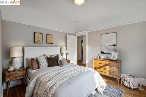 4143 Howe St, Oakland CA 94611-5117 exterior