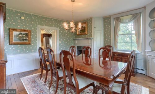 6411 Devonshire Hts Rd, Harrisburg PA 17111-4818 exterior