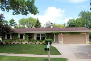 924 Burr Oak Blvd, Waukesha, WI 53189-7355