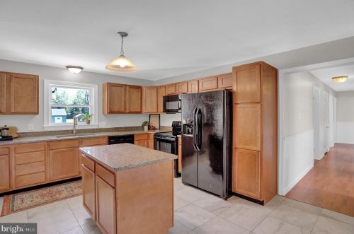 5225 Wertzville Rd, West Enola, PA 17025-1260