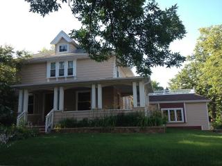 1535 Main St, La Crosse, WI 54601-4261