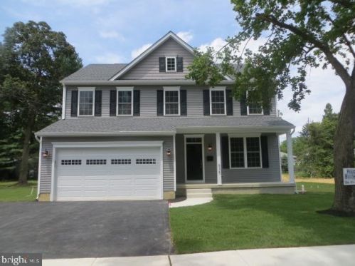 216 Courtney Dr, Barrington, NJ 08007-1420