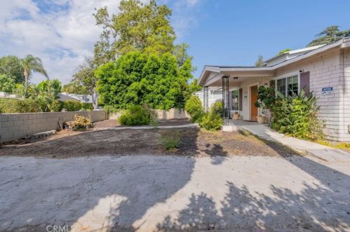 11025 Blix St, North Hollywood CA  91602-1202 exterior