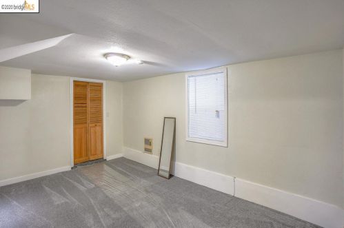 3241 Hollis St, Oakland CA 94608-2514 exterior