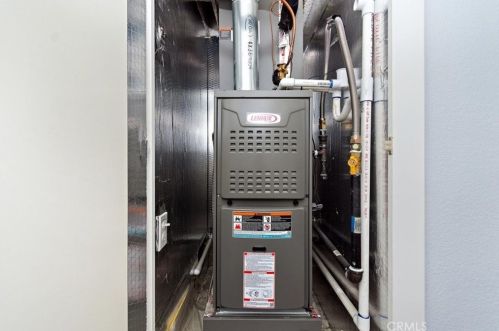 74 Woodleaf, Irvine CA  92614-7081 exterior