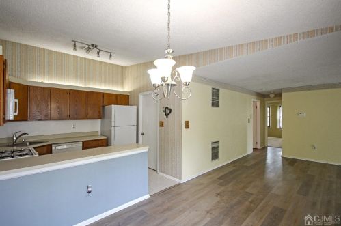 148 Wycoff Way, East Brunswick NJ  08816-5639 exterior