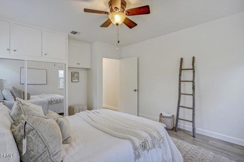 2919 El Caminito, Glendale CA  91214-2006 exterior