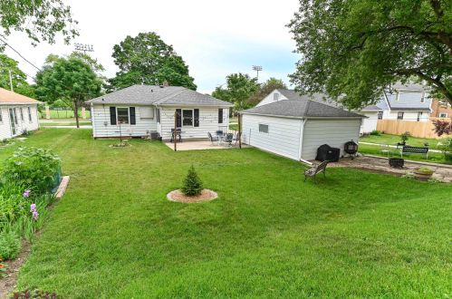 181 Glenview Ave, Milwaukee WI 53213-3323 exterior