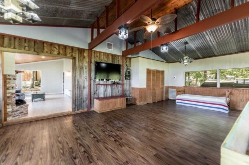 227 Sassafras Dr, Chita TX  75862-6812 exterior