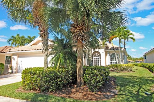8220 Palm Hammock Ln, Hobe Sound, FL 33455-8222