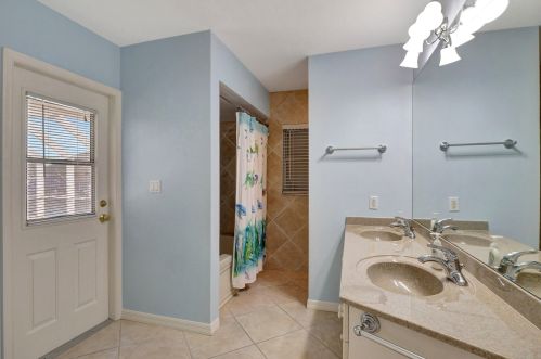 625 Dorando Ct, Marco Island FL  34145-1911 exterior