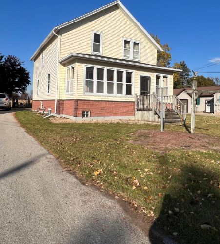 115 6th St, Cato, WI 54230-9501
