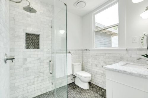 1804 37 St, Galveston TX 77550-6726 exterior