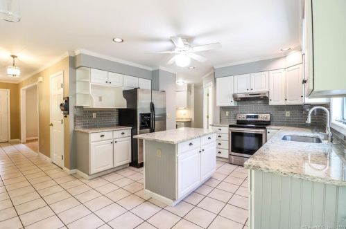 13 Rajcula Farm Rd, Brookfield Center CT  06804-1200 exterior