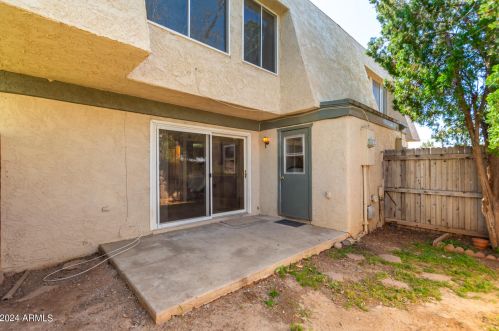 5947 Golden Ln, Glendale AZ  85302-4441 exterior