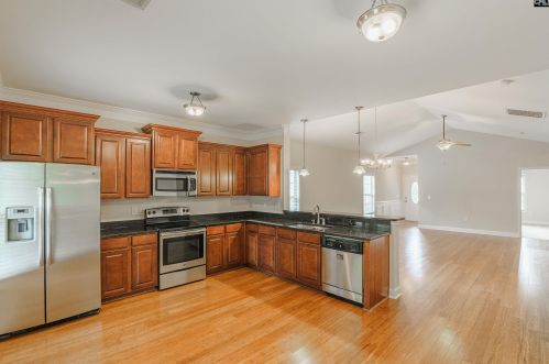 272 Tufton Ct, Cayce-West Columbia SC  29033-2752 exterior