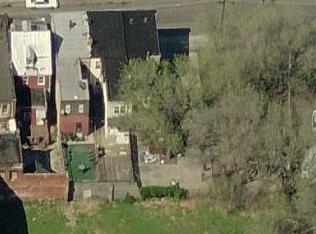 330 Line St, Camden, NJ 08103-1823