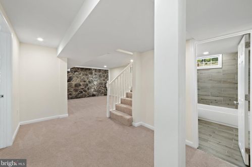 15906 Donald Curtis Dr, Woodbridge VA  22191-4250 exterior