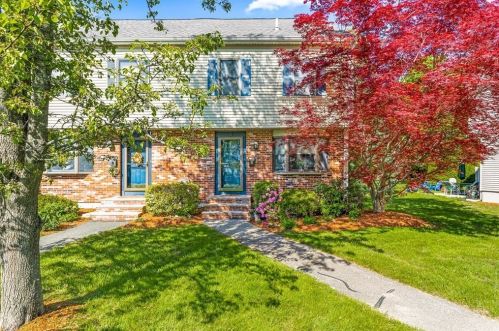 211-B Pine St, Danvers MA  01923-3513 exterior