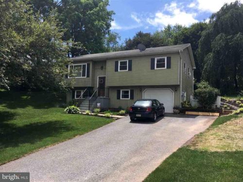 40 Locust Cir, Etters, PA 17319-9711