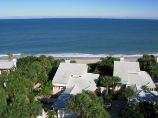 220 Camelia Ct, Vero Beach FL  32963-1068 exterior