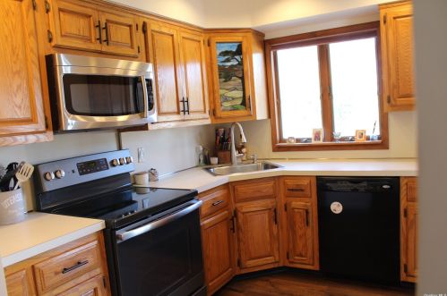1212 Sylvia Rd, Seaford NY  11783-1537 exterior