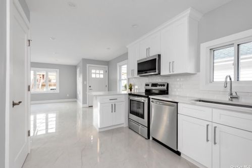 118 Lawson Ave, East Rockaway NY  11518-2327 exterior