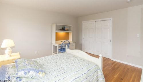 11 Autumn Dr, Scotch Plains NJ  07076-2431 exterior